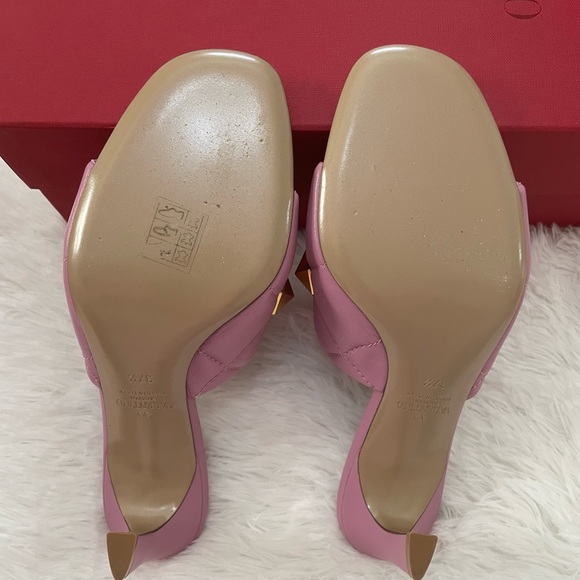 Valentino Garavani Roman Stud slide sandal in nappa quilted leather - Picture 7 of 10